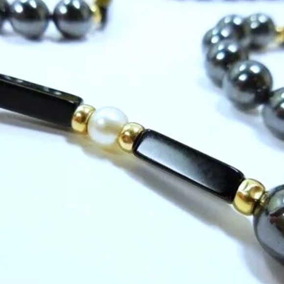 14k Gold hermatite(Real) beaded necklace non magnetic - Picture 1 of 3
